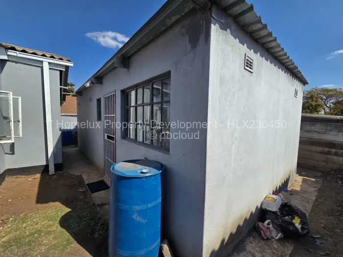 7 Bedroom House for Sale in Southerton, Harare