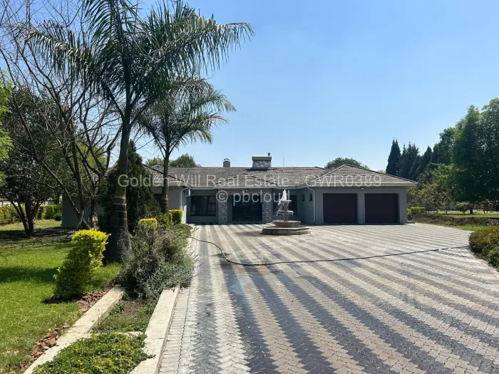 5 Bedroom House to Rent in Highlands, Harare