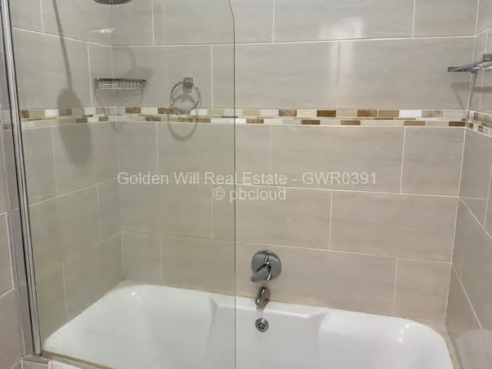 Townhouse/Complex/Cluster to Rent in Greendale North