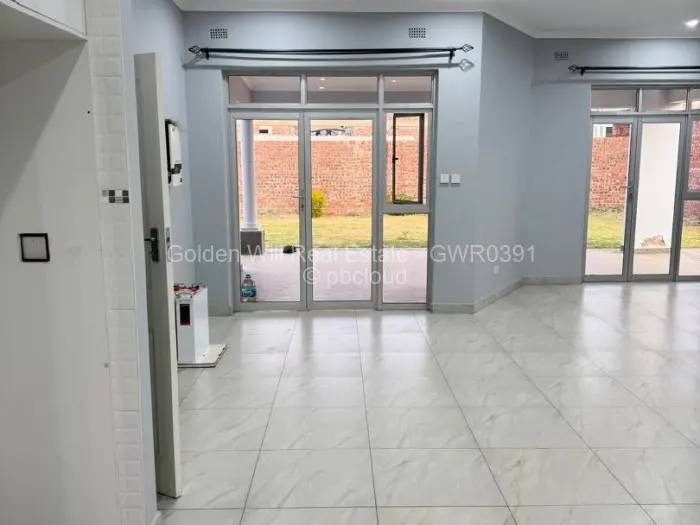 Townhouse/Complex/Cluster to Rent in Greendale North