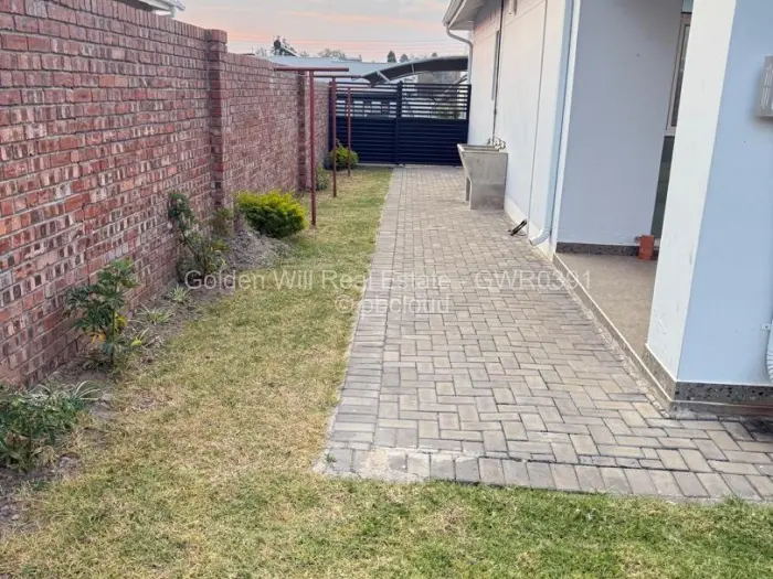 Townhouse/Complex/Cluster to Rent in Greendale North