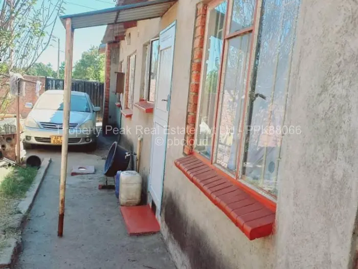 4 Bedroom House for Sale in Mufakose, Harare