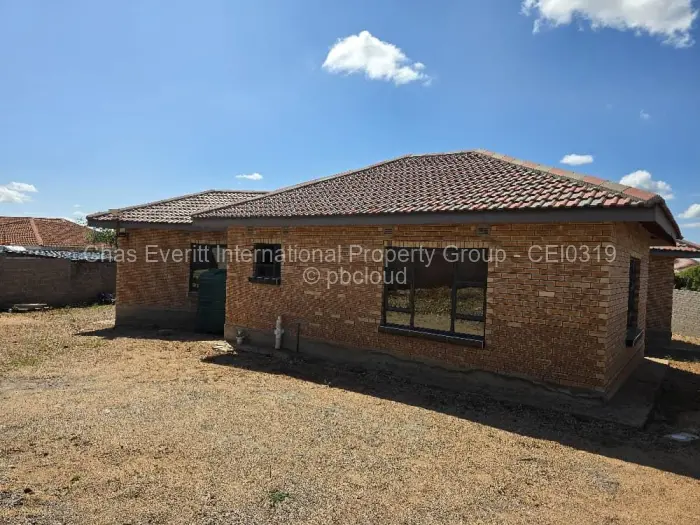 6 Bedroom House for Sale in Beitbridge, Beitbridge