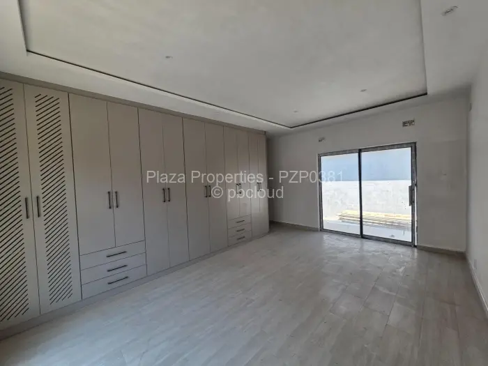 Townhouse/Complex/Cluster for Sale in Marlborough, Harare