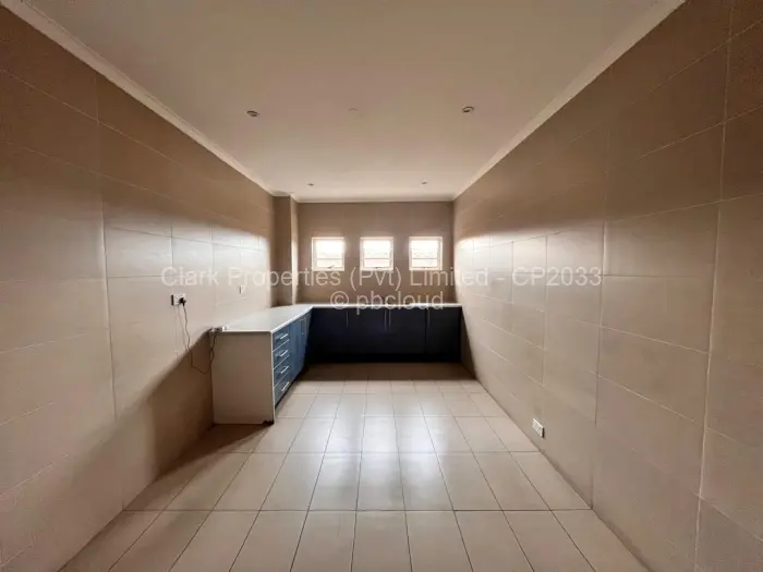 Commercial Property to Rent in Waterfalls, Harare