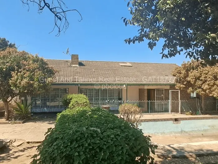 4 Bedroom House for Sale in Mabelreign, Harare
