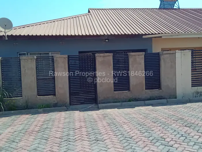 Flat/Apartment for Sale in Bluff Hill, Harare