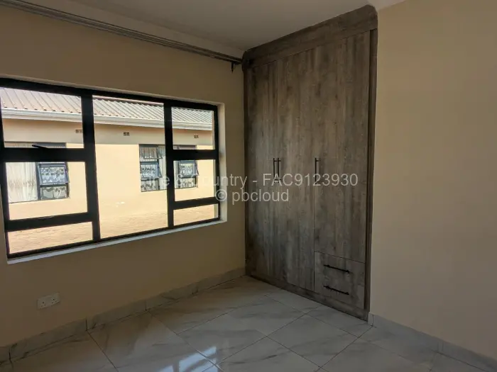 Townhouse/Complex/Cluster for Sale in Bluff Hill, Harare