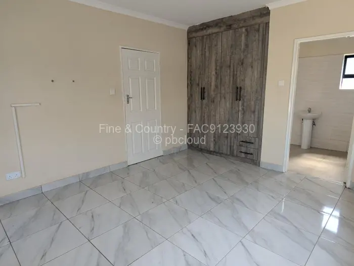 Townhouse/Complex/Cluster for Sale in Bluff Hill, Harare