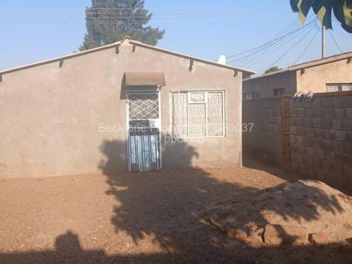 2 Bedroom House for Sale in Emganwini, Bulawayo