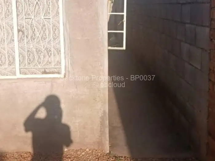 2 Bedroom House for Sale in Emganwini, Bulawayo