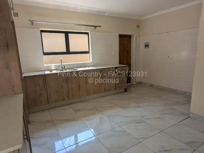 Townhouse/Complex/Cluster for Sale in Bluff Hill, Harare