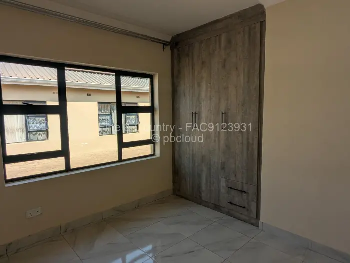 Townhouse/Complex/Cluster for Sale in Bluff Hill, Harare