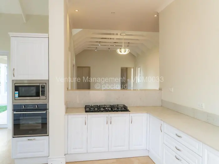 Townhouse/Complex/Cluster for Sale in Helensvale, Harare