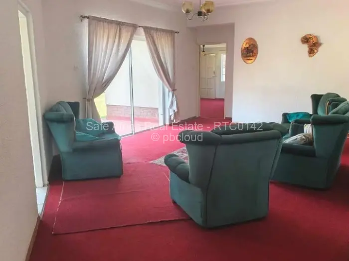 6 Bedroom House to Rent in Borrowdale West
