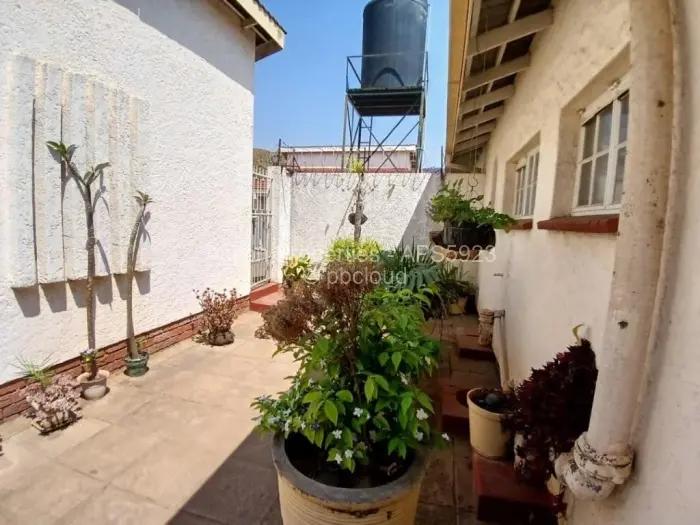 Townhouse/Complex/Cluster to Rent in Avondale West