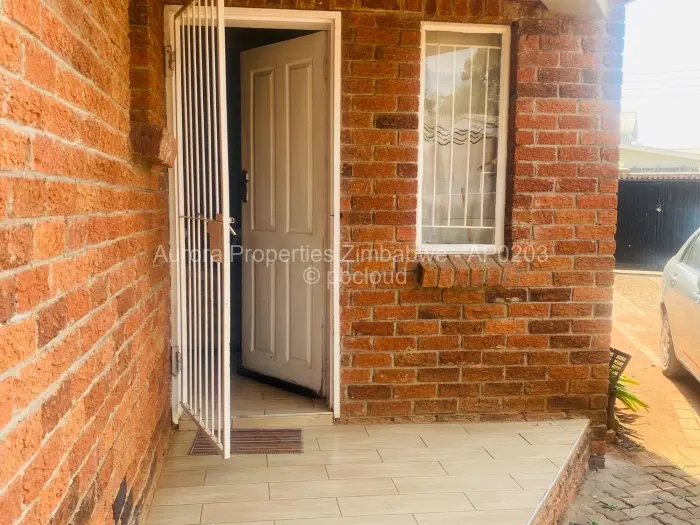 2 Bedroom House to Rent in Westgate, Harare