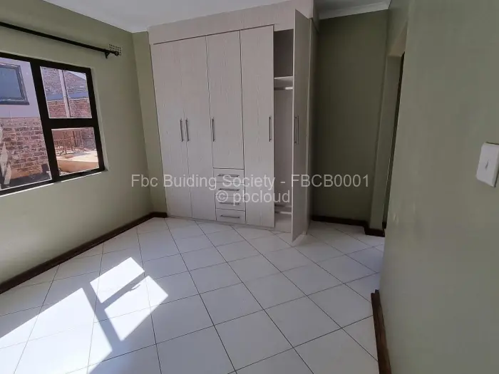 Townhouse/Complex/Cluster to Rent in Kuwadzana