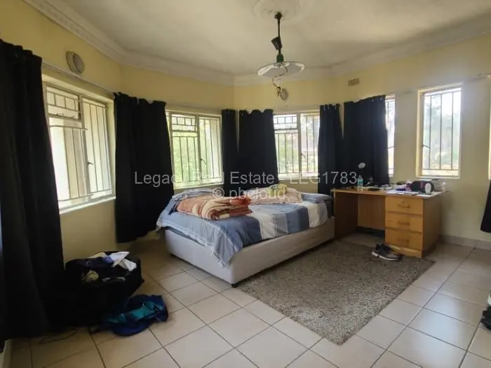 6 Bedroom House for Sale in Gunhill, Harare