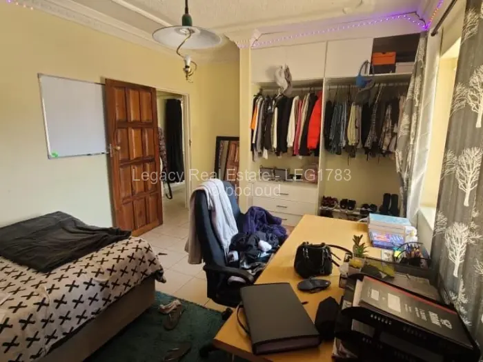 6 Bedroom House for Sale in Gunhill, Harare