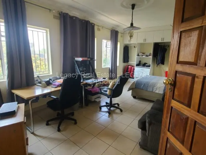6 Bedroom House for Sale in Gunhill, Harare