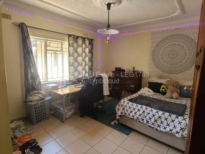 6 Bedroom House for Sale in Gunhill, Harare