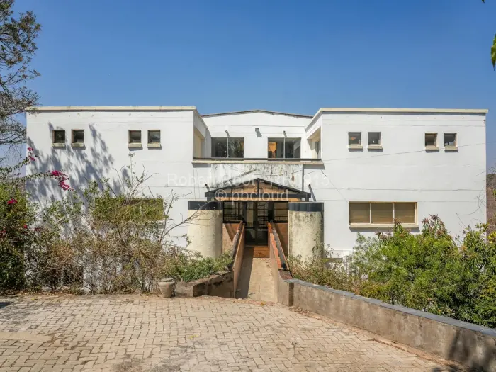6 Bedroom House for Sale in Glen Lorne, Harare