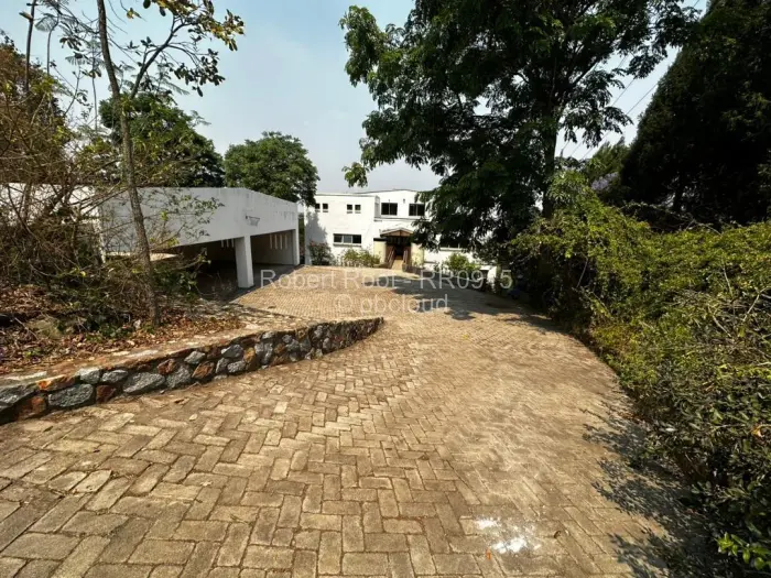 6 Bedroom House for Sale in Glen Lorne, Harare