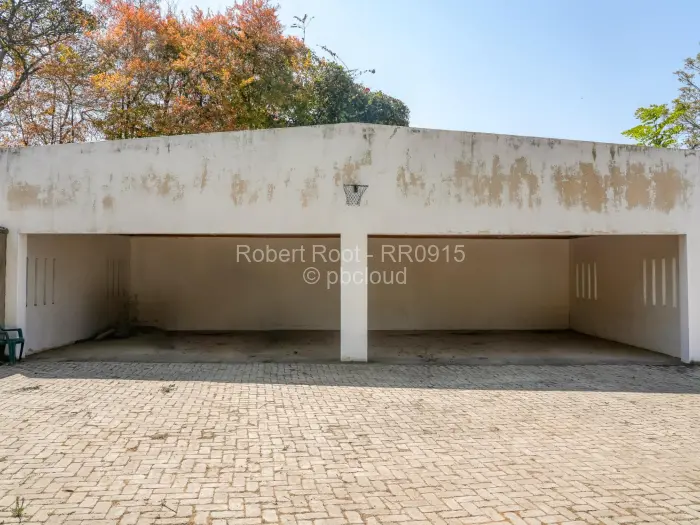 6 Bedroom House for Sale in Glen Lorne, Harare