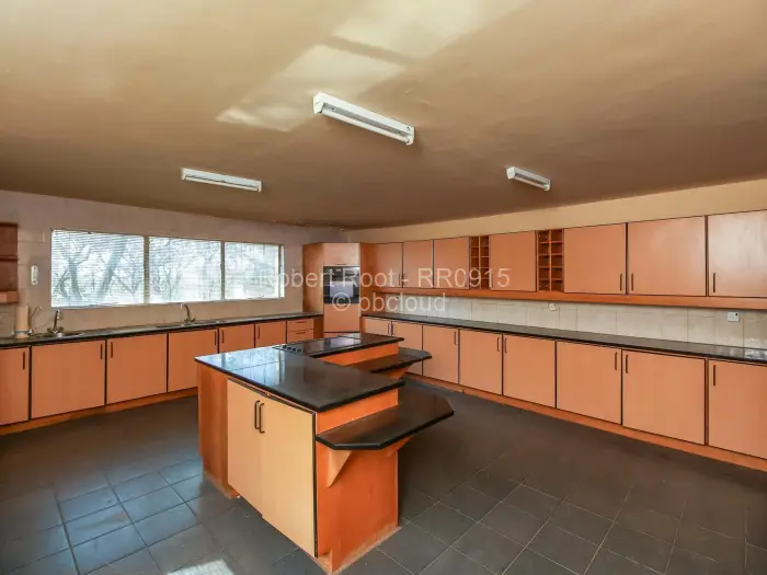 6 Bedroom House for Sale in Glen Lorne, Harare