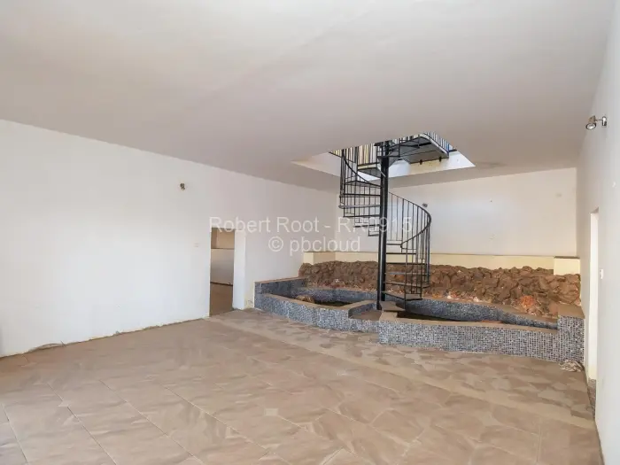 6 Bedroom House for Sale in Glen Lorne, Harare