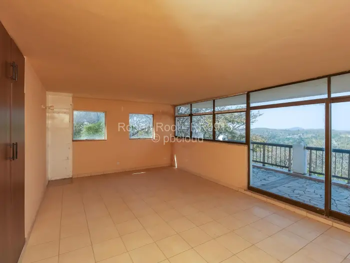 6 Bedroom House for Sale in Glen Lorne, Harare