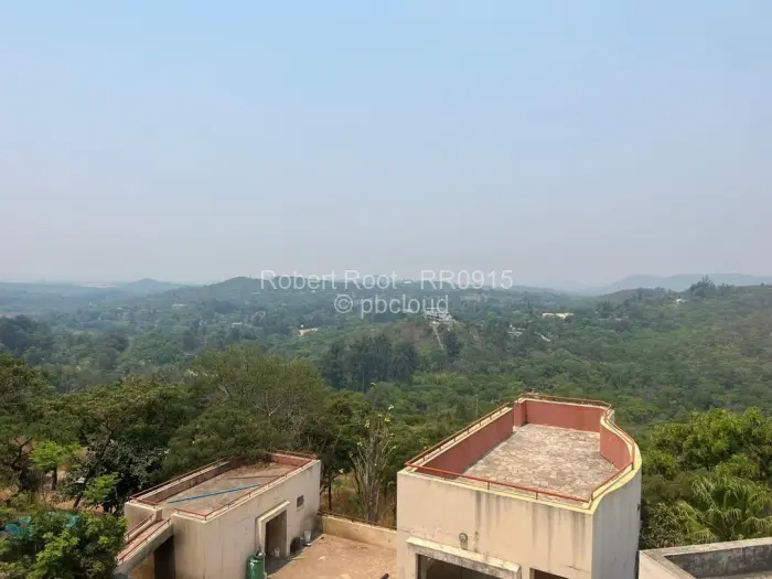 6 Bedroom House for Sale in Glen Lorne, Harare