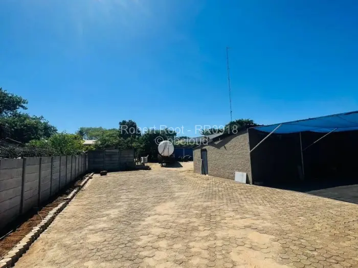 Commercial Property to Rent in Bluff Hill