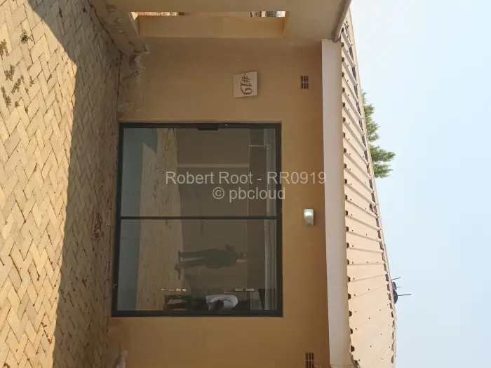 Townhouse/Complex/Cluster to Rent in Bluff Hill, Harare
