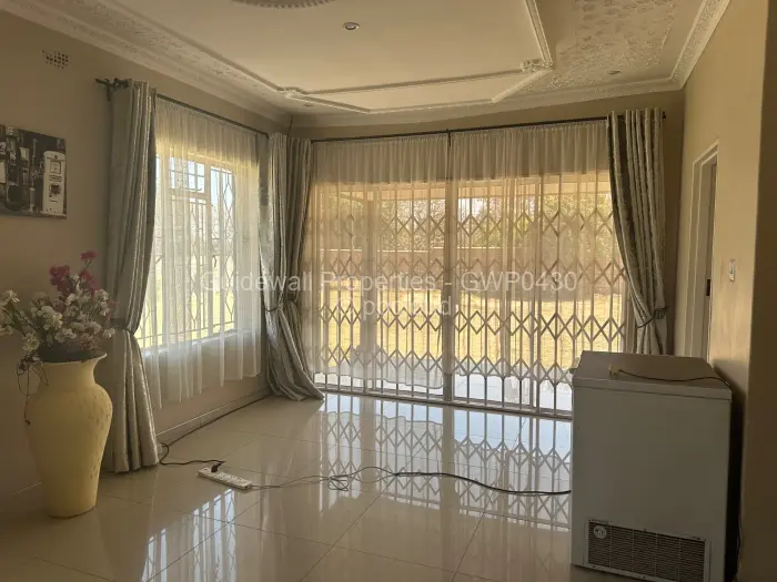 3 Bedroom House to Rent in Hatfield