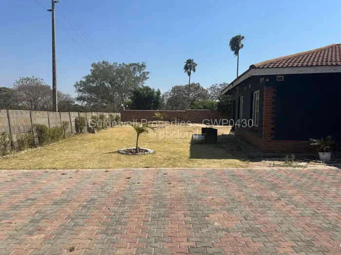 3 Bedroom House to Rent in Hatfield