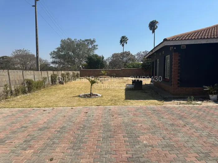 3 Bedroom House to Rent in Hatfield