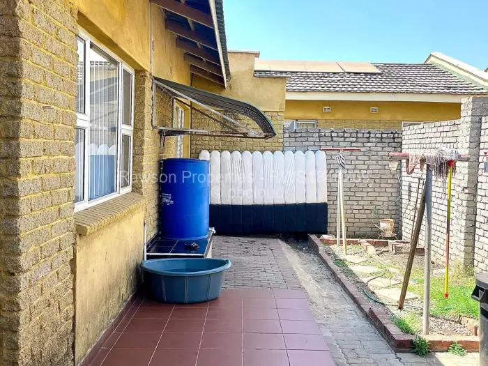 2 Bedroom Cottage/Garden Flat for Sale in Madokero Estates, Harare
