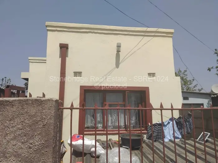 3 Bedroom House for Sale in Lobengula, Bulawayo