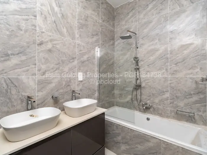 Townhouse/Cluster for Sale in Arlington, Harare