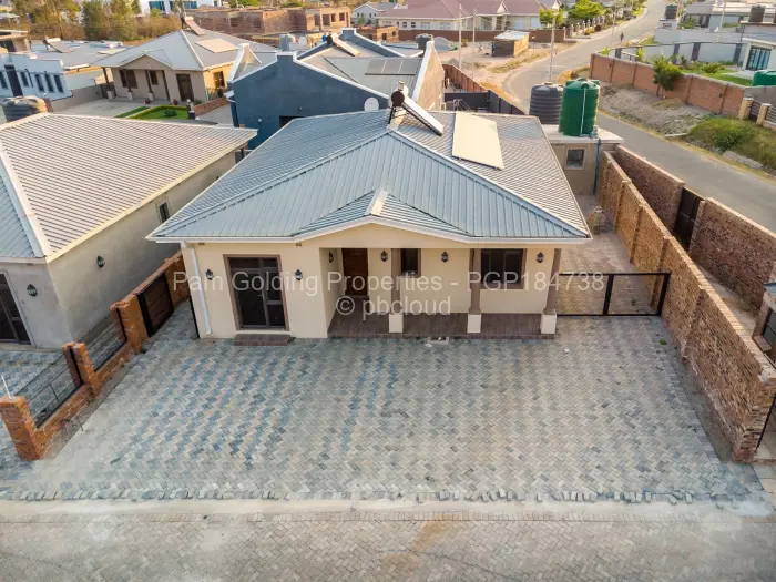 Townhouse/Cluster for Sale in Arlington, Harare