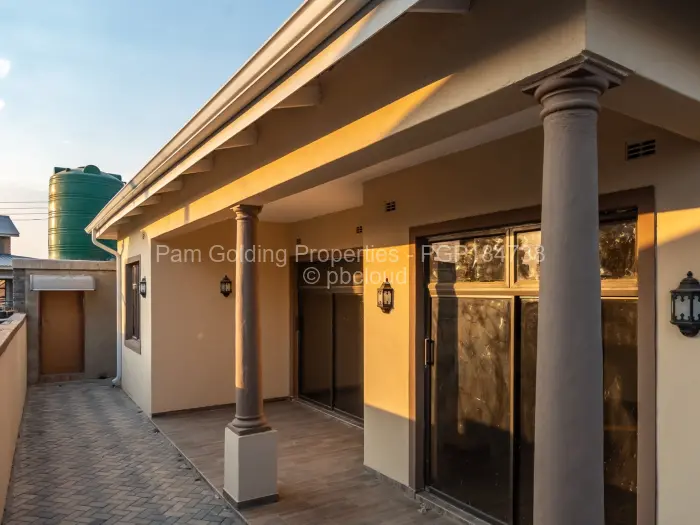 Townhouse/Cluster for Sale in Arlington, Harare