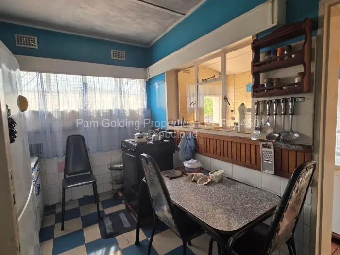 4 Bedroom House for Sale in Paddonhurst, Bulawayo