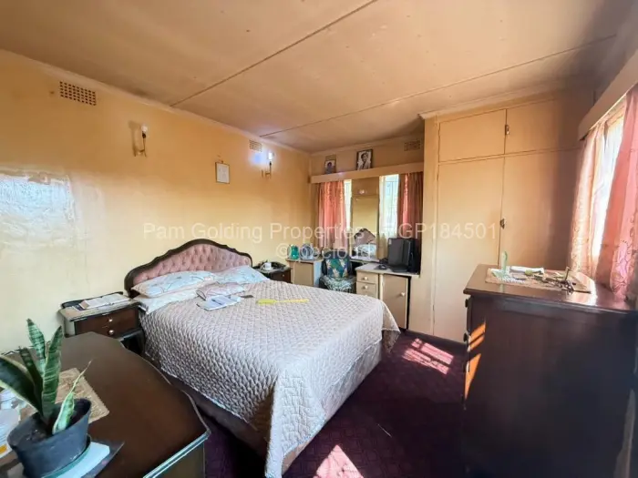 4 Bedroom House for Sale in Paddonhurst, Bulawayo