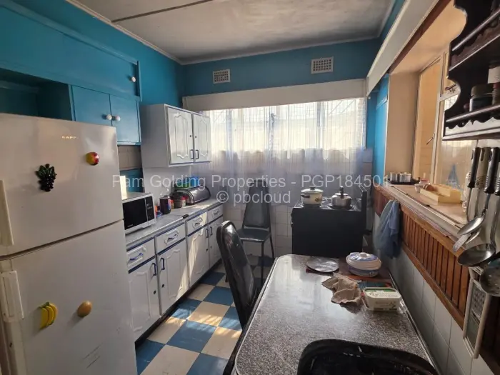 4 Bedroom House for Sale in Paddonhurst, Bulawayo