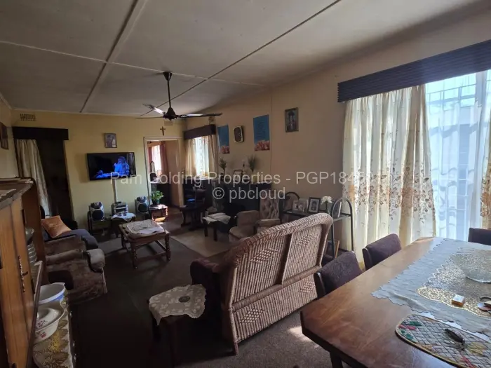 4 Bedroom House for Sale in Paddonhurst, Bulawayo