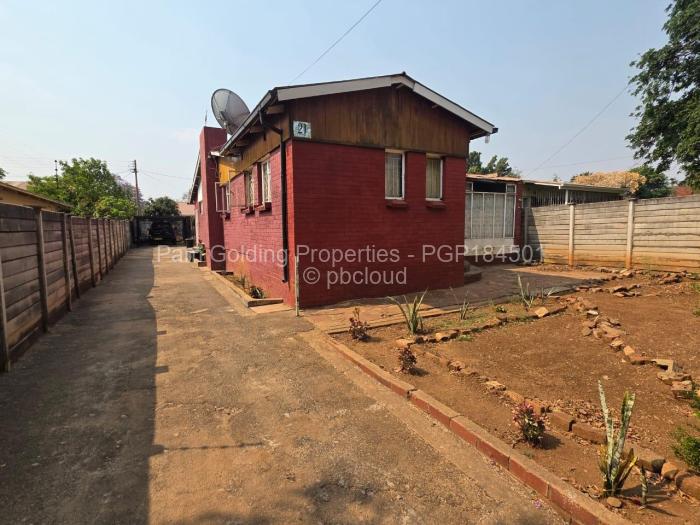 4 Bedroom House for Sale in Paddonhurst, Bulawayo