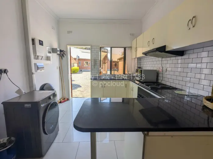 Townhouse/Complex/Cluster to Rent in Newlands