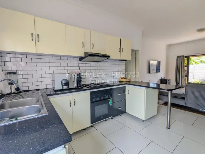 Townhouse/Complex/Cluster to Rent in Newlands